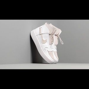 Women's Nike Vandalised Basketball Shoe, Size 7 W